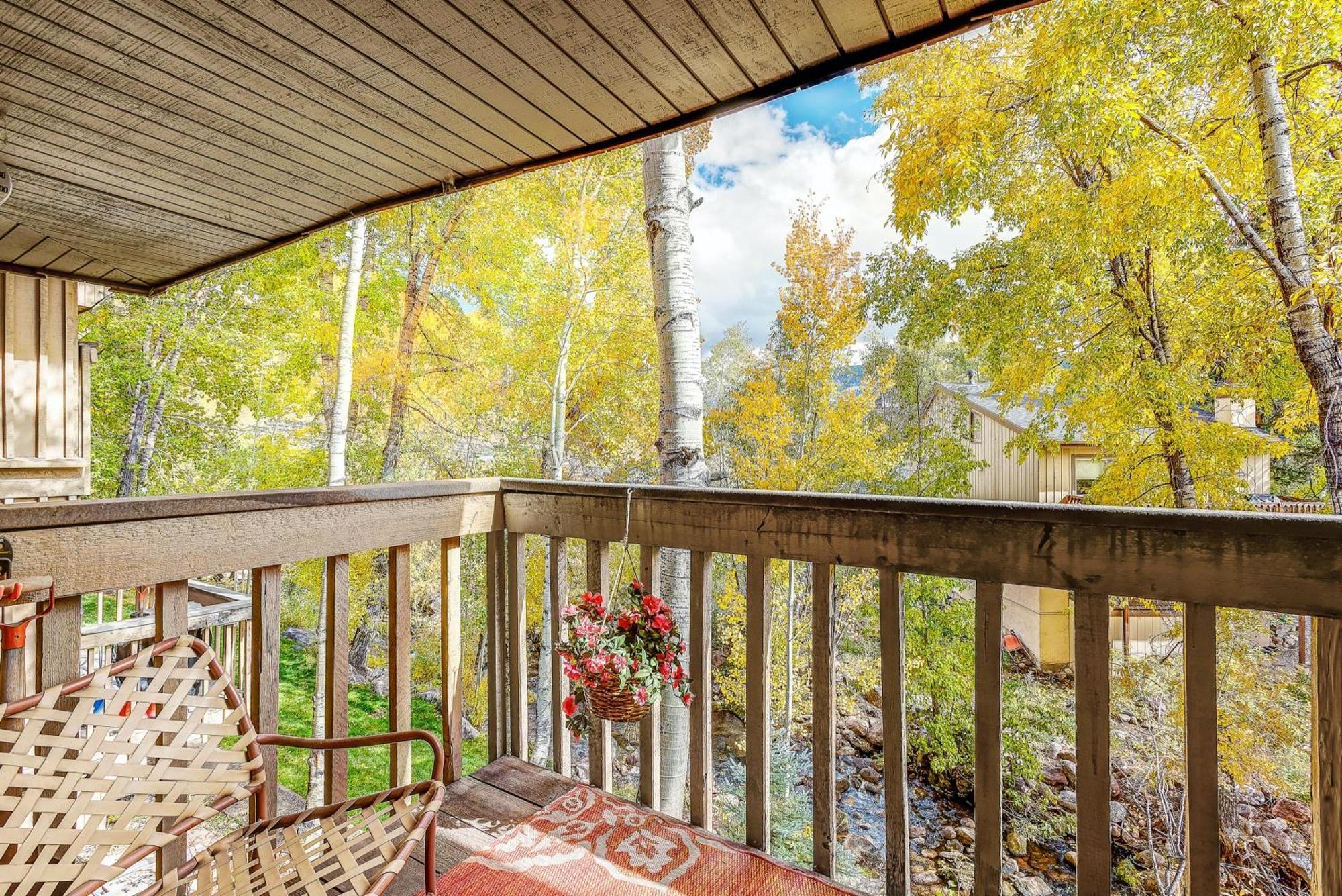 Peaceful Creek View From The Deck! Walk To Shuttle Villa Vail Exteriör bild
